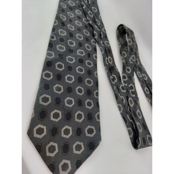 Vintage Giorgio Armani Cravatte Gray Geometric Pattern 100% Silk Tie - Picture 2 of 7